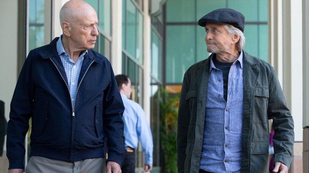 El Método Kominsky o cómo irse de la trama de Chuck Lorre, el “viejo” de la TV