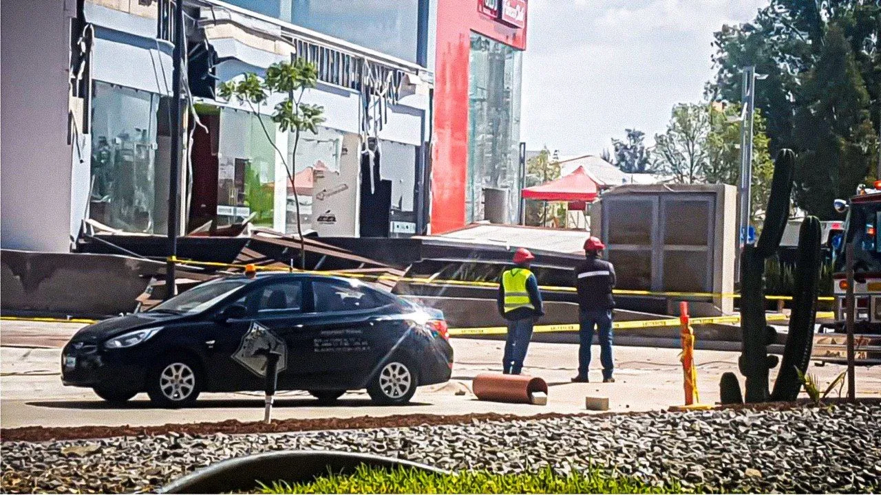 Semana negra: se derrumba techo en edificio usado como sede alterna de gobierno y mutila a funcionario
