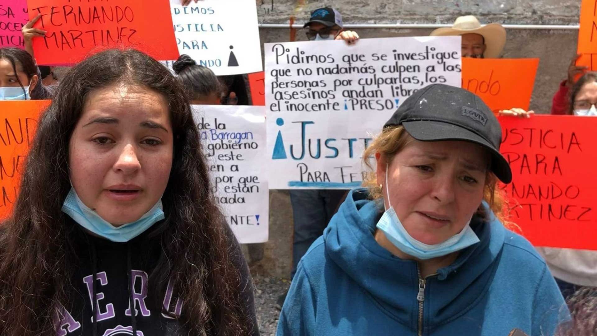 Madre de imputado por homicidio de Alma Barragán lleva reclamo de inocencia a Palacio Nacional