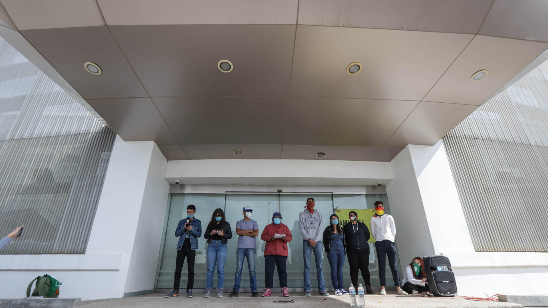 Sigue paro en campus León: directivos y alcalde llegan sin cita a San Carlos, estudiantes "los invitan" para otro día