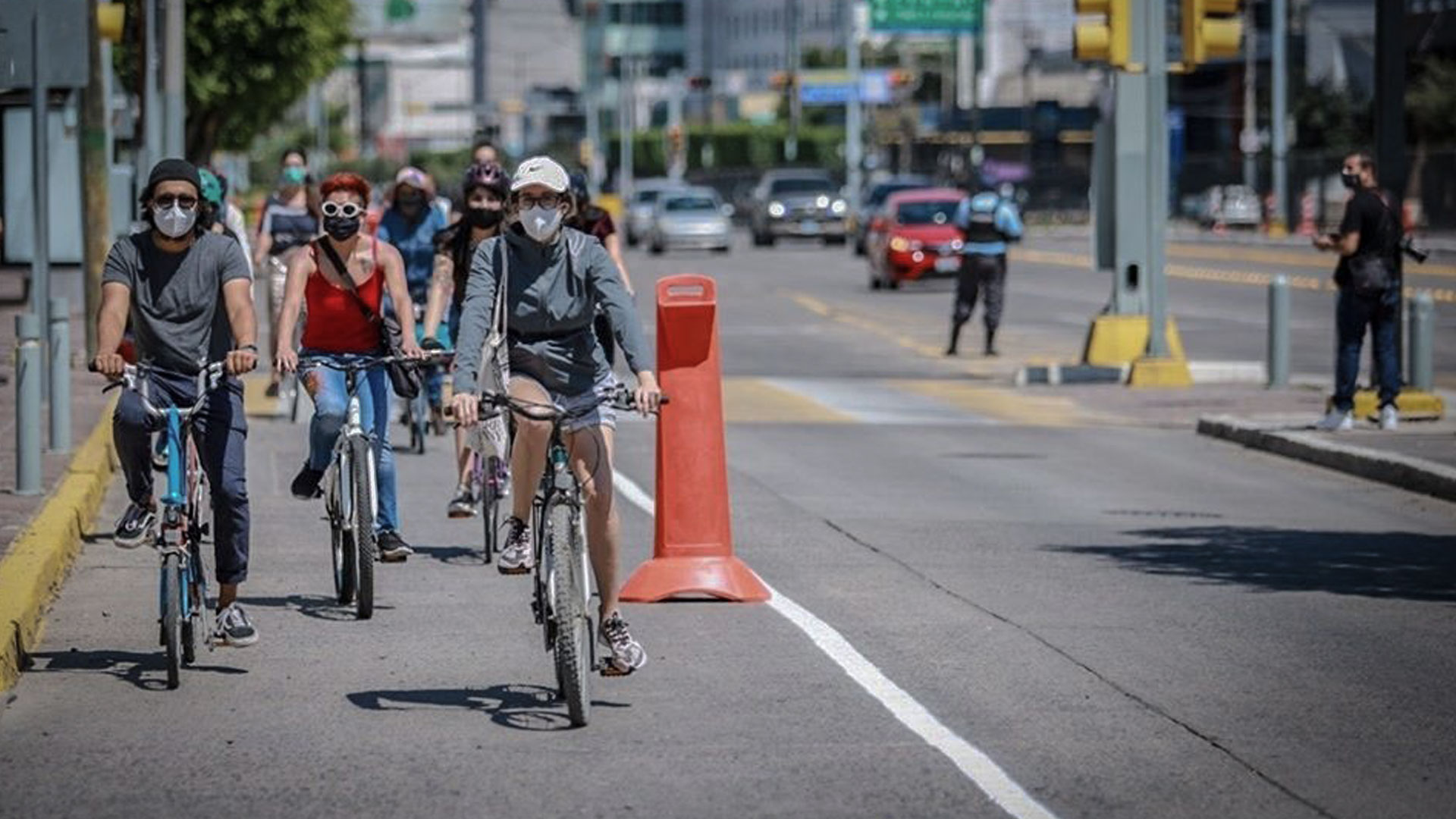 Apuestan ciclistas por una nueva cultura vial en León