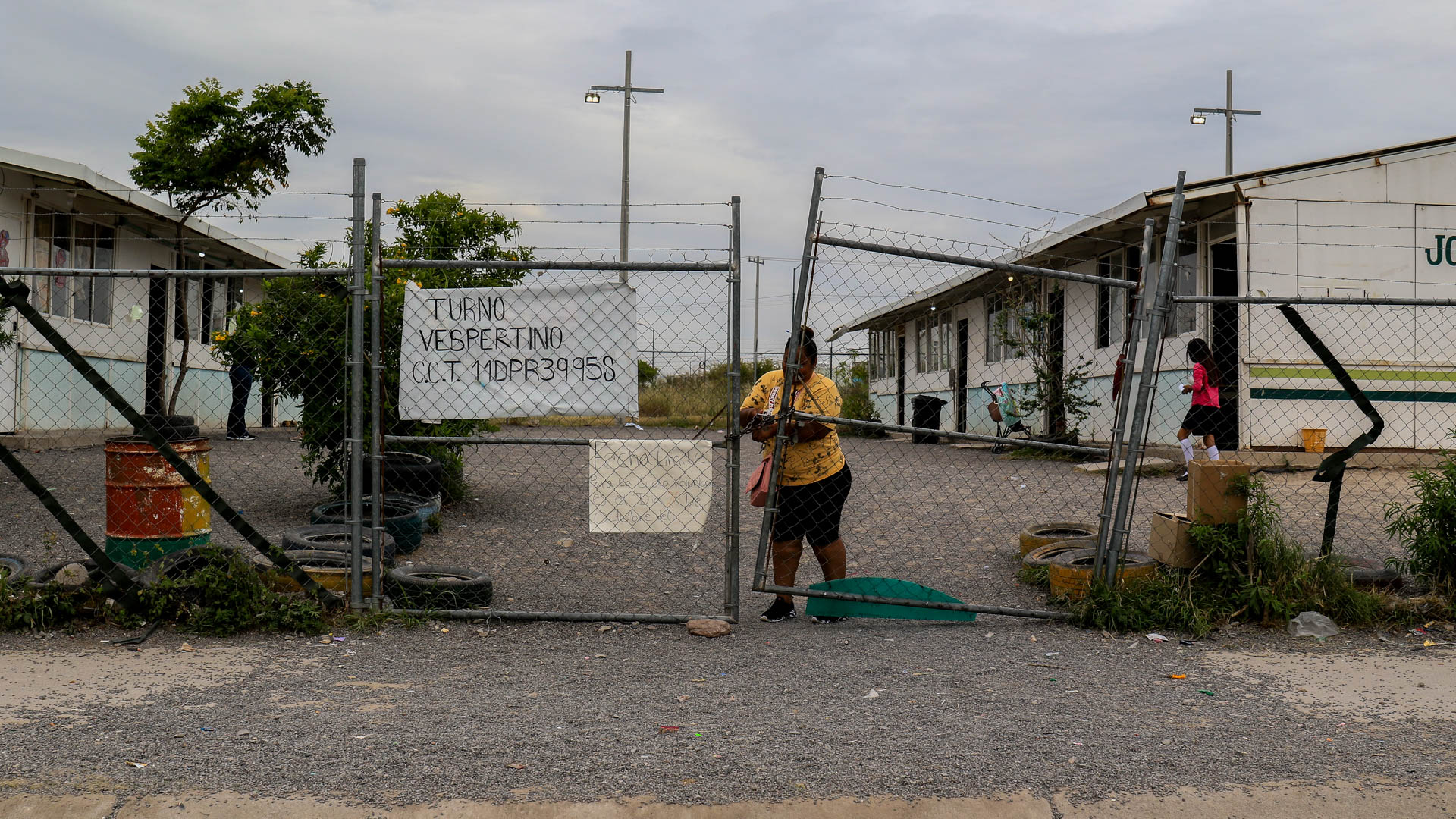 Apoyo a la educación, pero no para todos: las ruinosas aulas de Brisas del Campestre