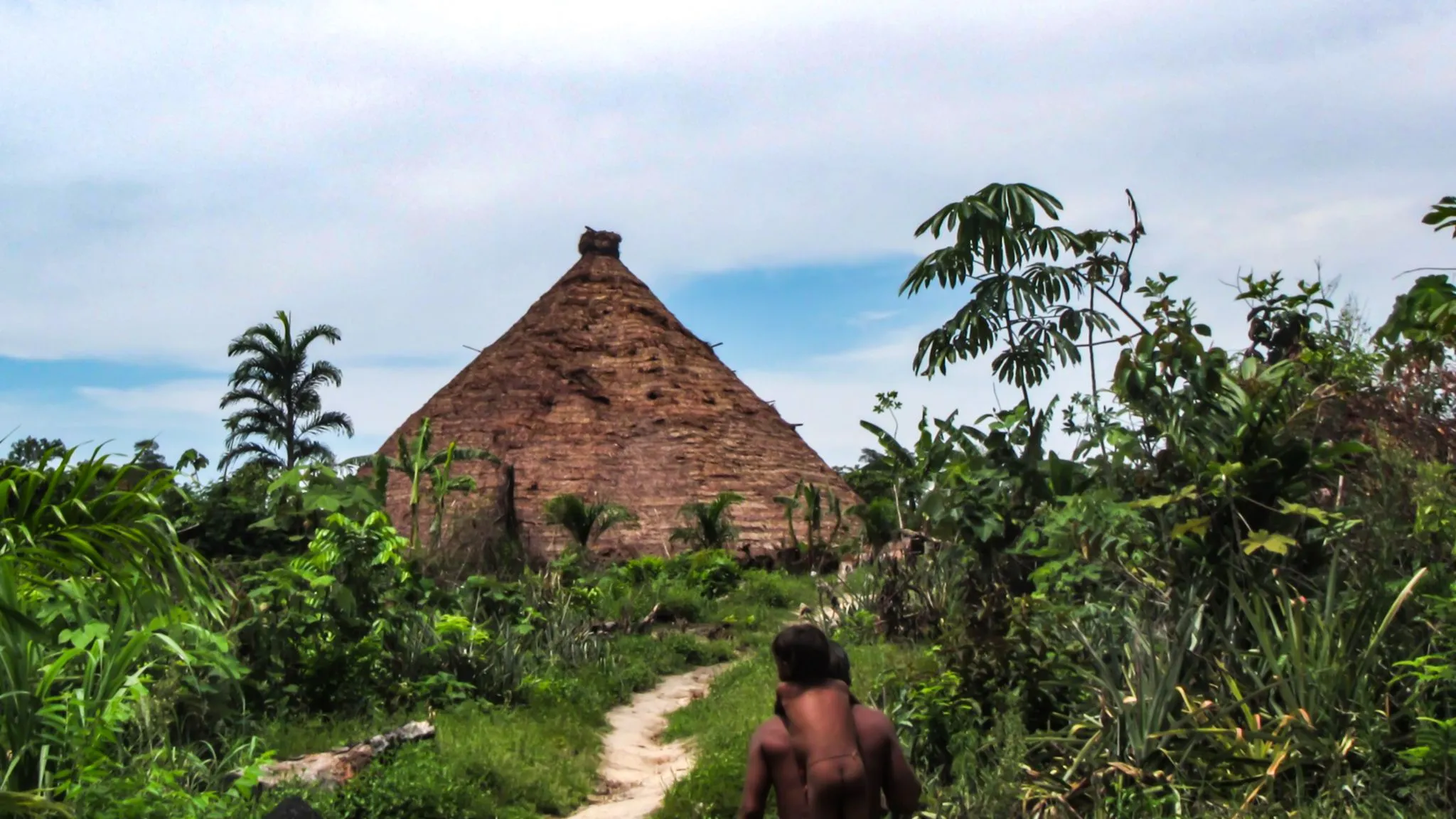 Misiones evangélicas avanzan en Amazonia y ponen en riesgo pueblos indígenas y tradiciones ancestrales