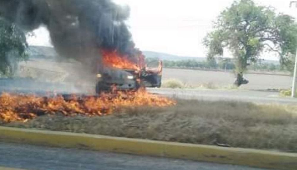AMLO y Huett atribuyen bloqueos en Celaya a actos propagandísticos para El Marro; Diego evade el tema