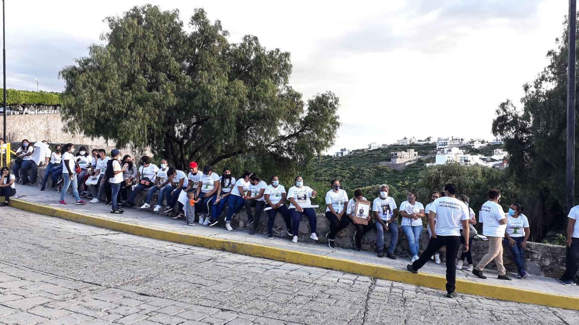 Cede Sinhue y dialoga con familiares de desaparecidos, pero acuerdos siguen pendientes