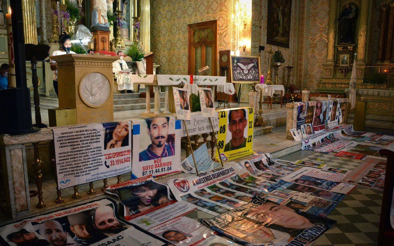 Misa por los desaparecidos realizada en mayo de 2021, durante la Caravana Internacional de Búsqueda en León, Guanajuato. Foto: Jessica de la Cruz