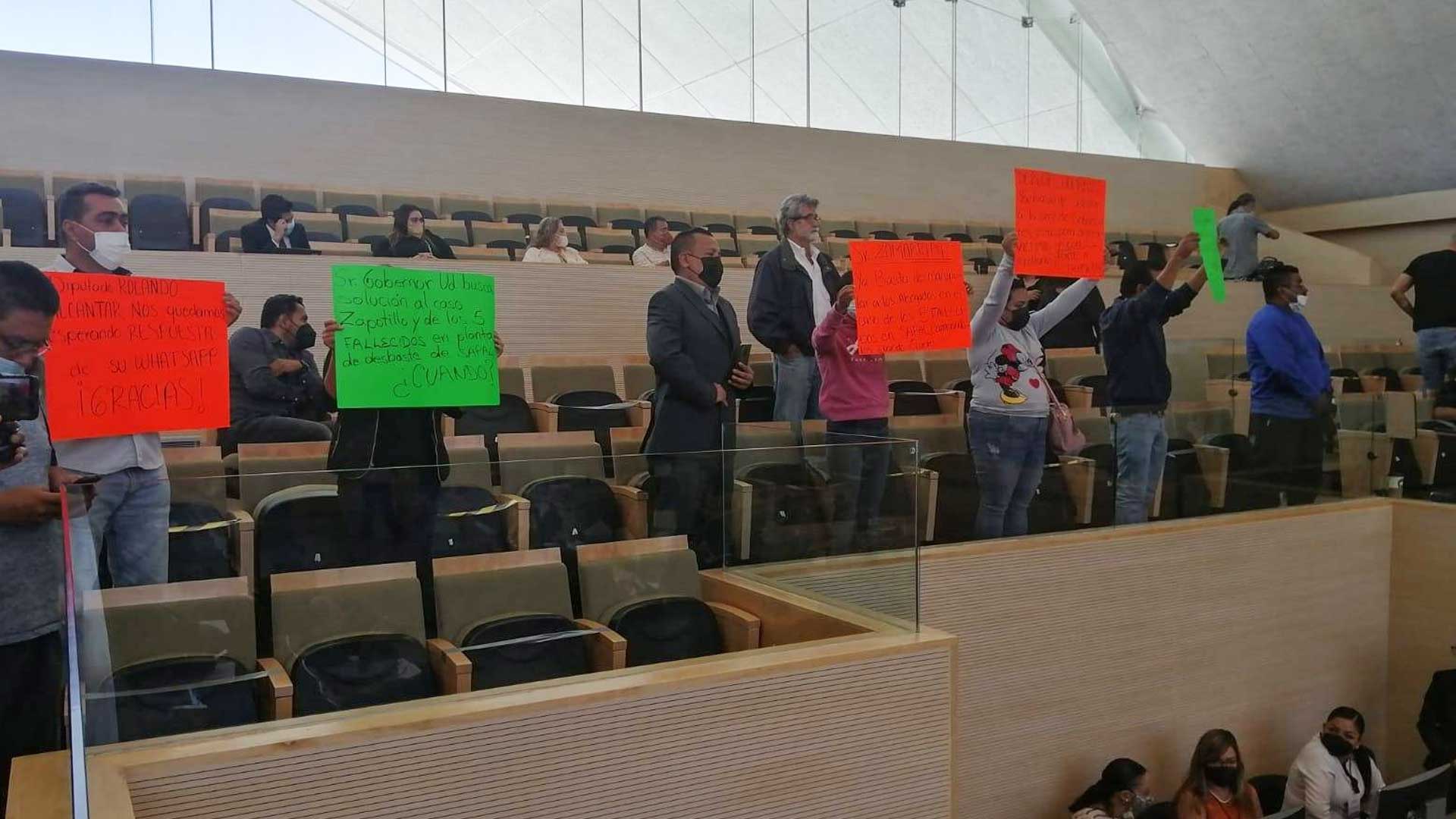 Familias de trabajadores de SAPAL fallecidos por fuga tóxica denuncian en Congreso freno en investigación