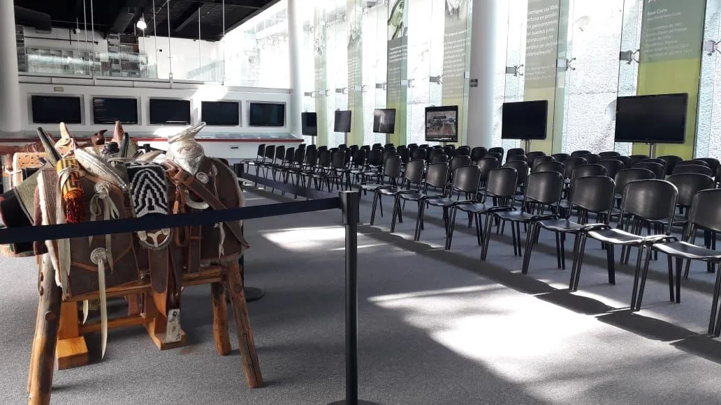 Pagan trabajadores corte de subsidios al Centro Fox: al menos 20 despidos; ex presidente se esconde