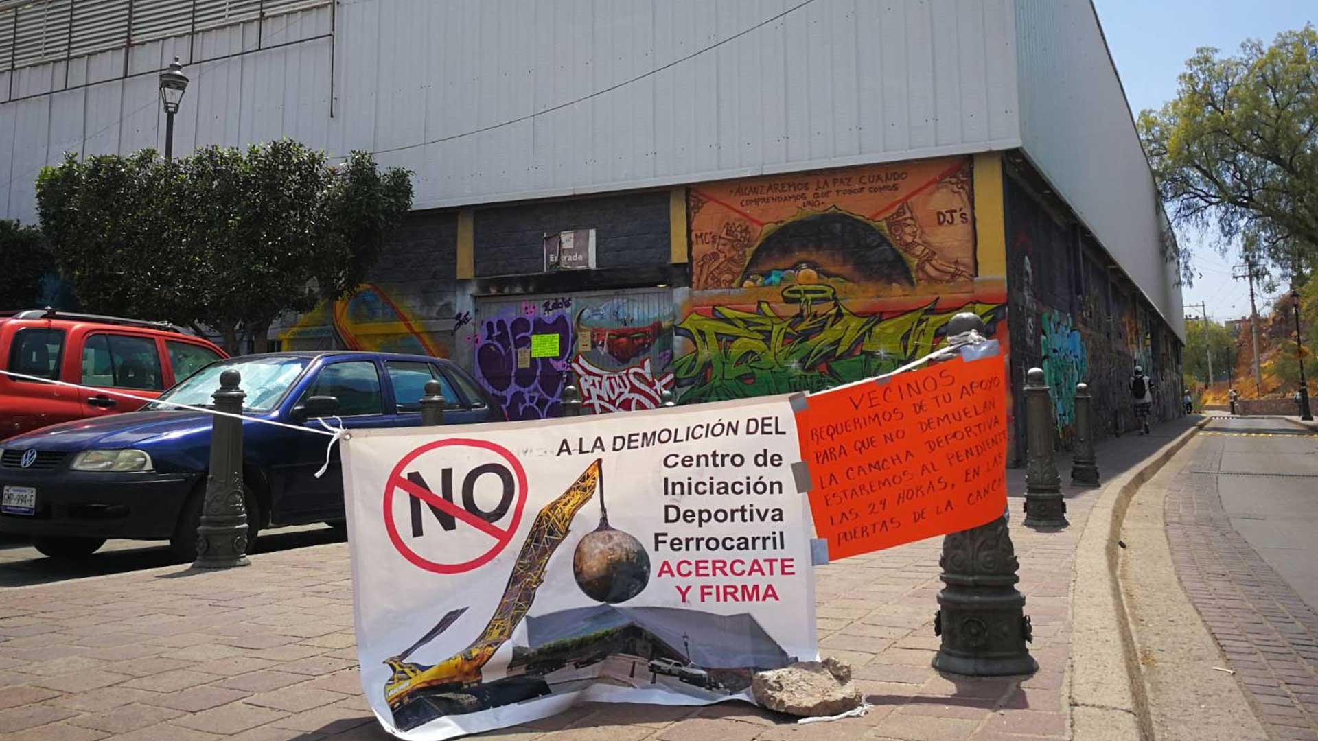 Quiere Navarro iniciar su museo por la libre; se organizan ciudadanos en plantón para impedirlo