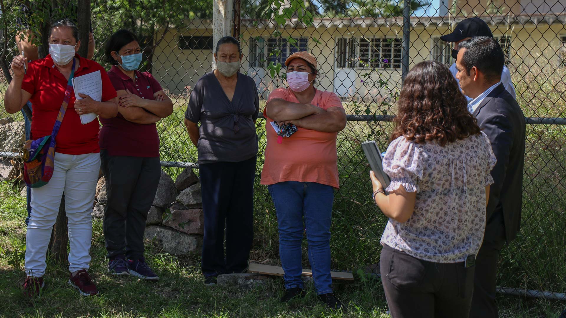 Exigen a Gabriel Padilla “dar la cara”: vecinos y padres pelearán retorno del predio mutilado al kínder