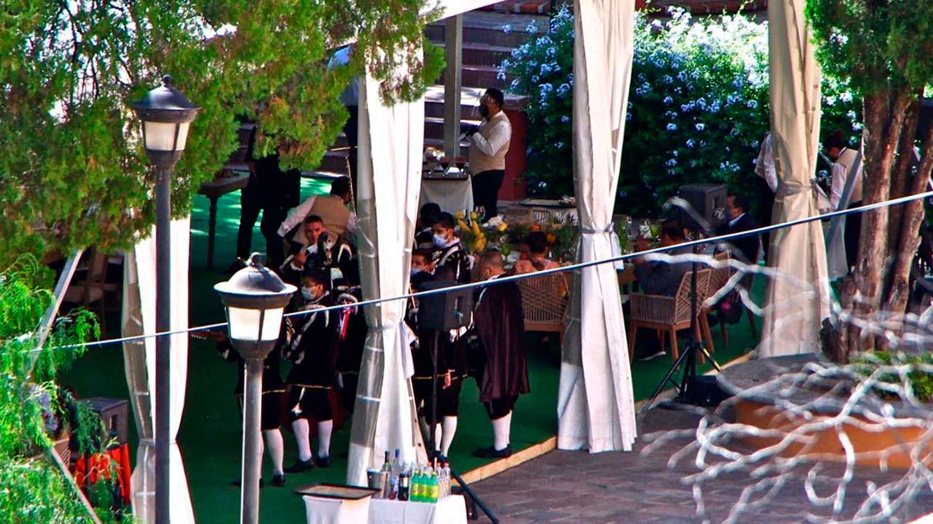 Que nadie haga fiestas, solo los gobernadores: en pandemia, Diego organiza pachanga para sus colegas