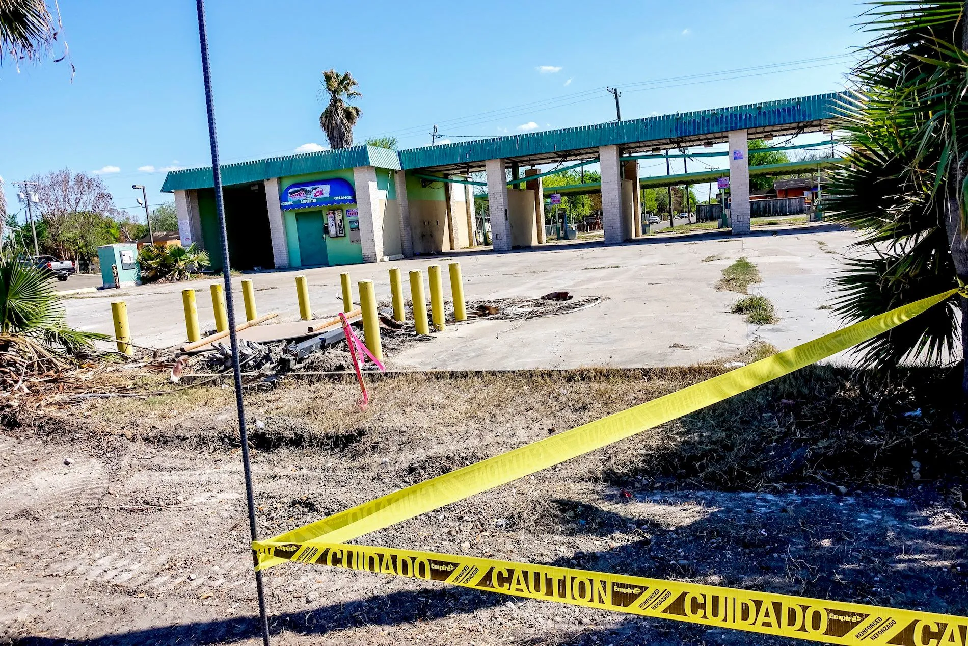 Otra propiedad comercial en la cartera del ex tesorero de Coahuila Villarreal Hernández. Este lavado de autos se encuentra en medio de cadenas de comida rápida y negocios locales junto a la Interestatal 69 en Brownsville. Los fiscales intentaron decomisarlo, pero finalmente acordaron dejar que la empresa de Villarreal Hernández, Peninsula South Padre LLC, se quedara con él.