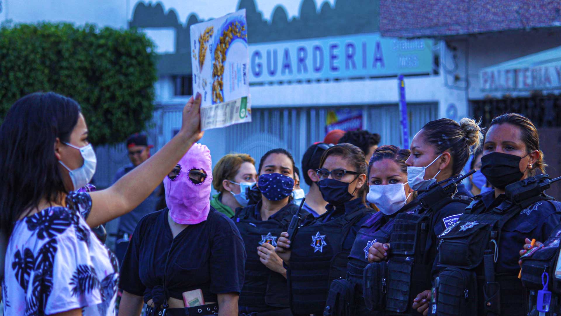 Policía de León oculta evidencia, aún así se documenta violación a derechos de manifestantes y periodistas