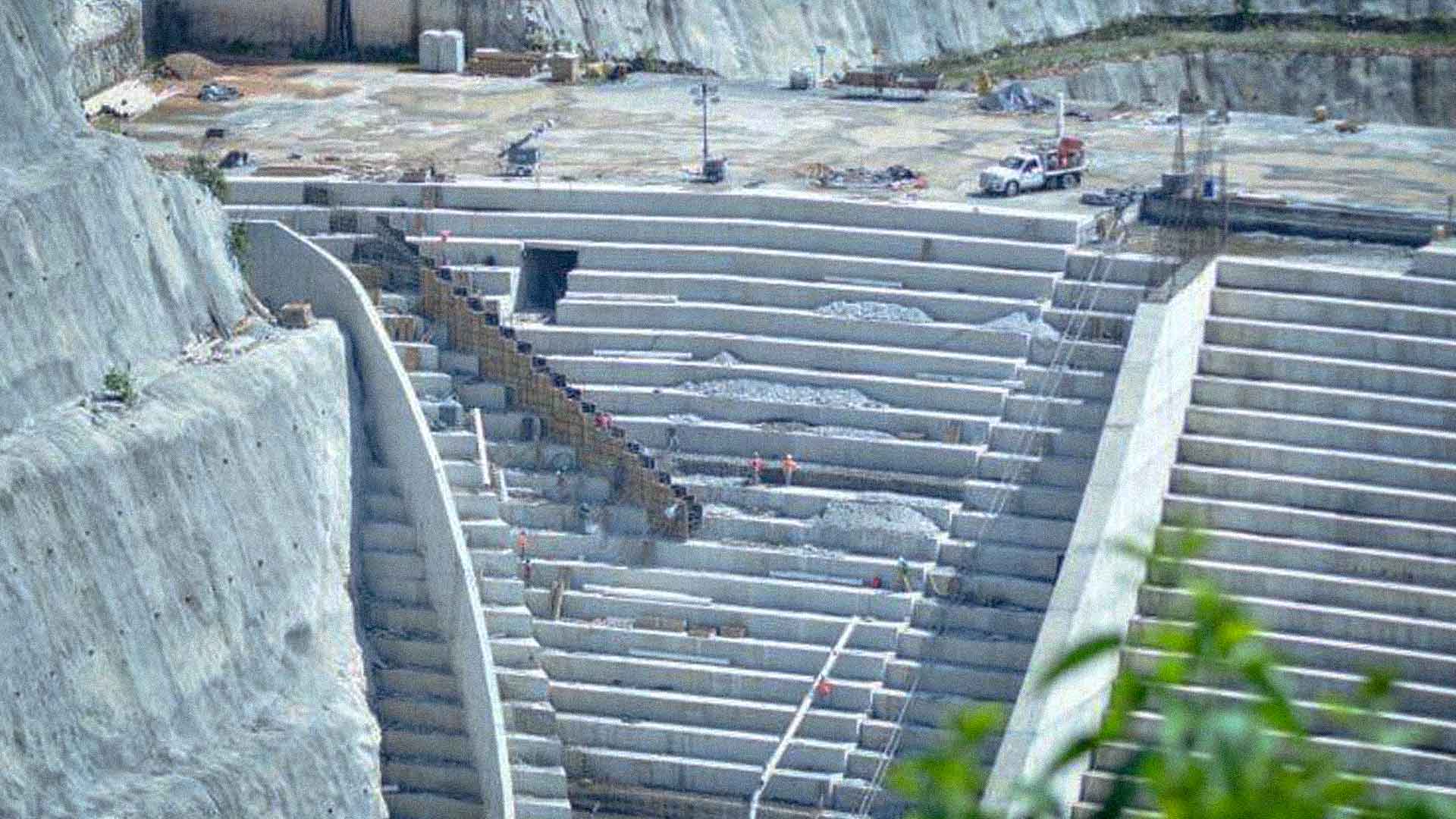 A la presa Zapotillo se le sigue filtrando el agua y los millones