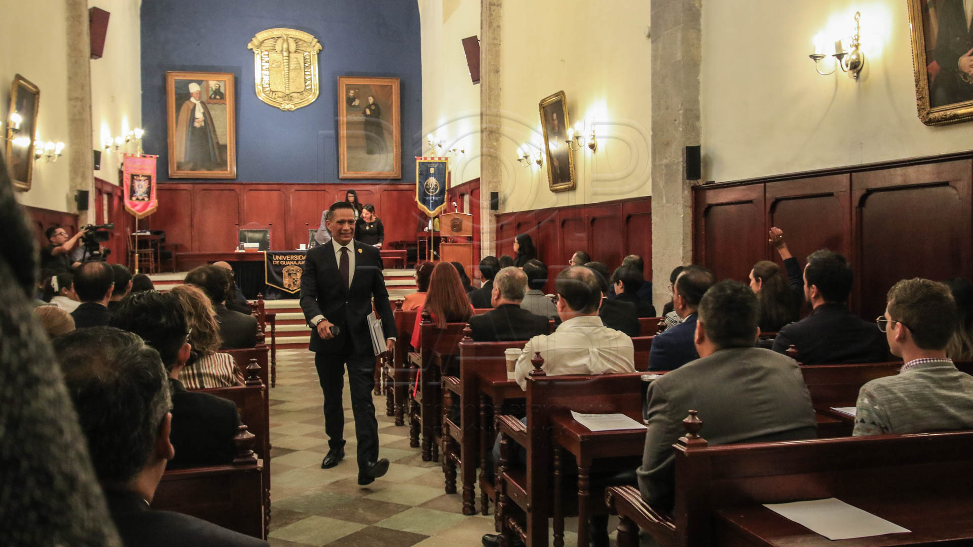 Se va Agripino, pero lo releva ejército de simpatizantes en proceso de designación 