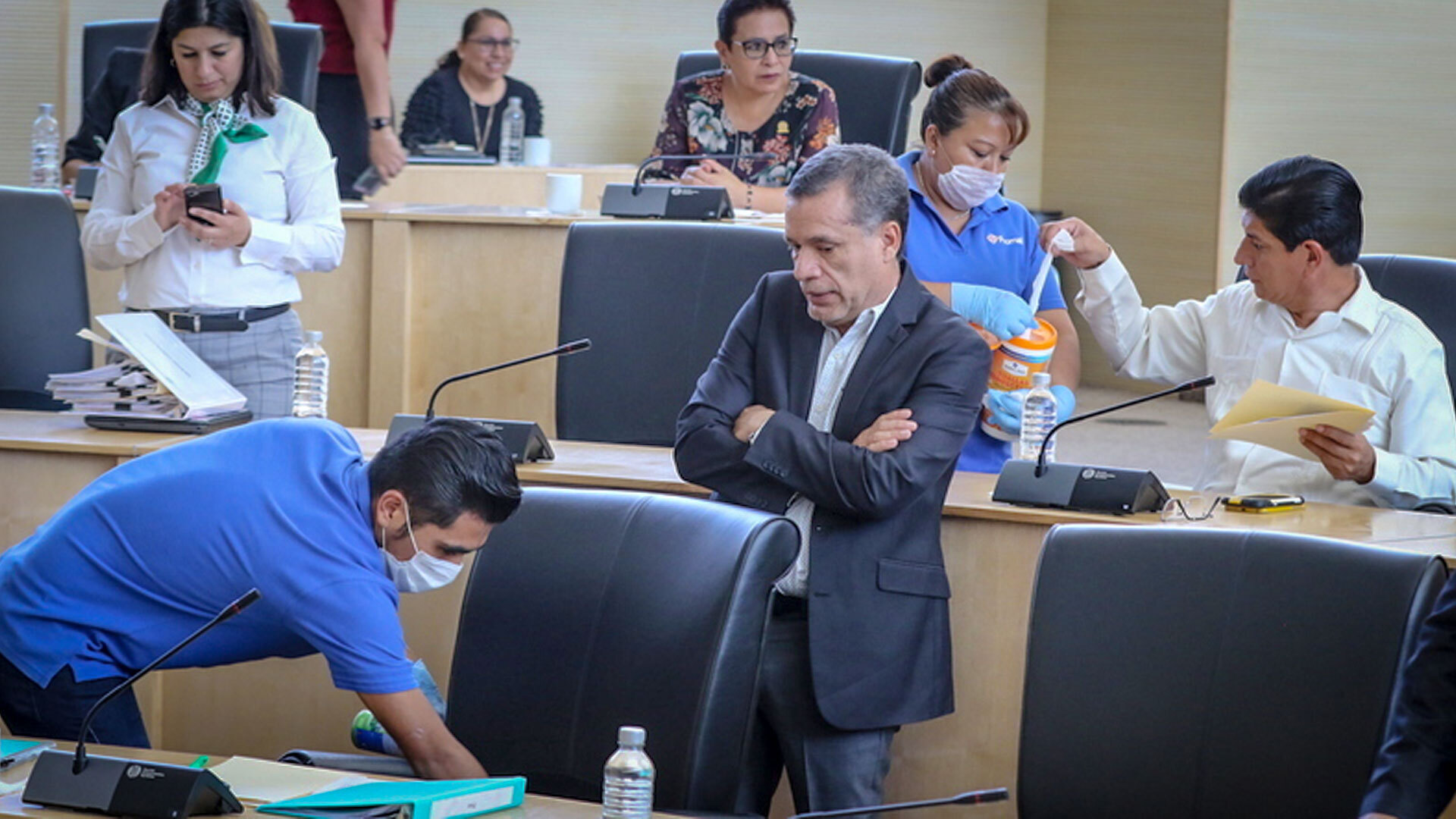 Ignoran diputados recomendaciones de especialistas y compran túnel sanitizante