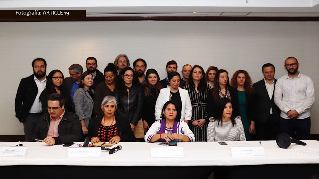 Coalición internacional de periodistas advierte que descalificaciones de AMLO elevan riesgos de la profesión