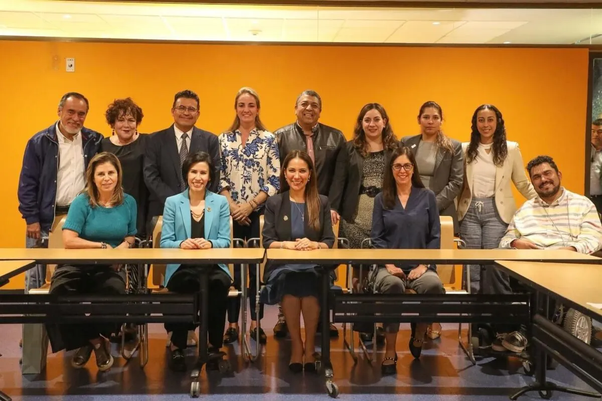 Reunión de la gobernadora Libia García y Rosario Corona con integrantes de la sociedad civil en diciembre pasado. Foto: especial