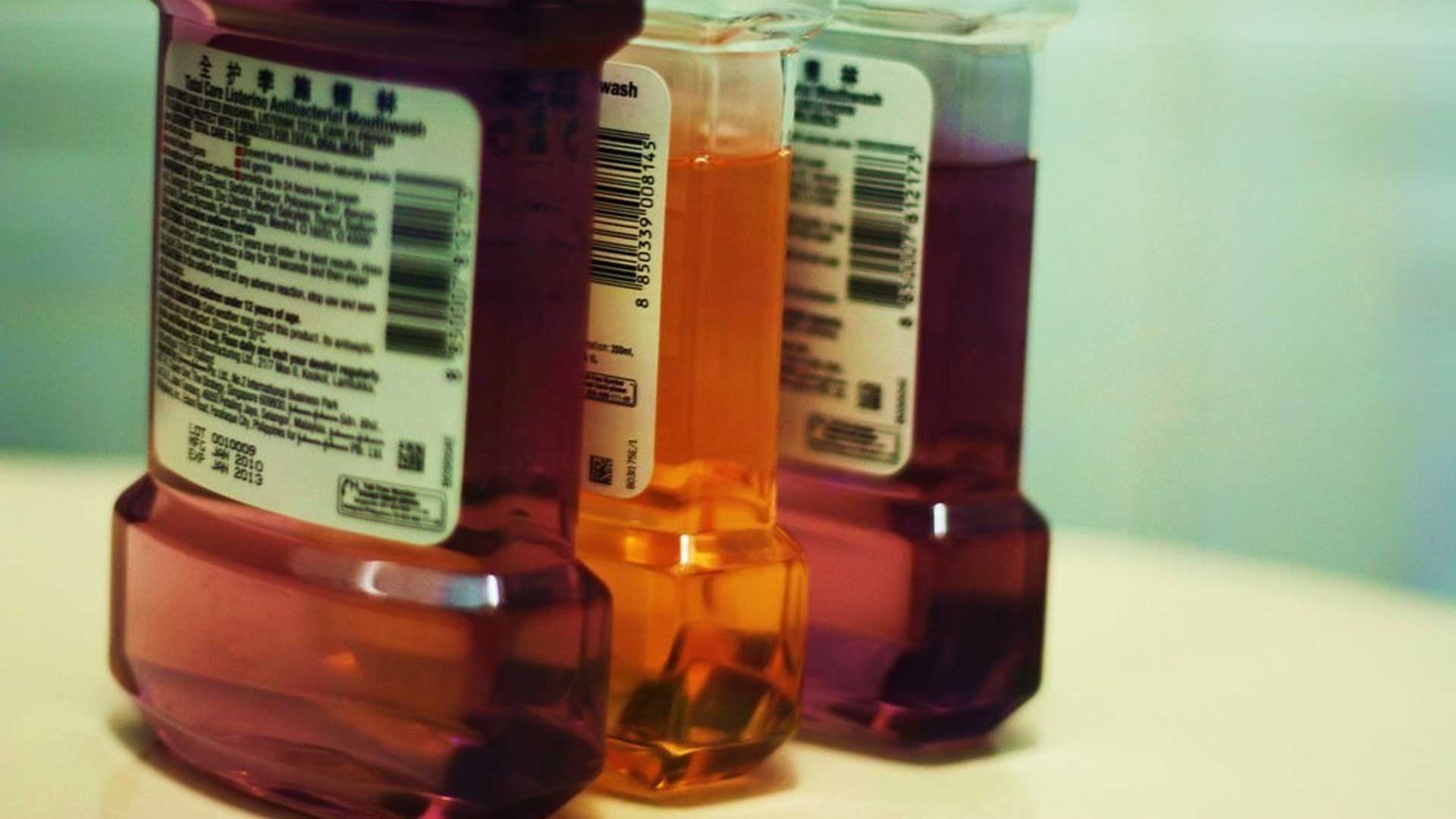 Ningún enjuague bucal -hasta ahora- previene COVID-19