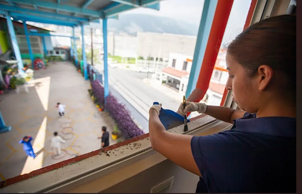 Encuentran ‘coctel tóxico’ en casas y escuelas de la zona metropolitana de Monterrey