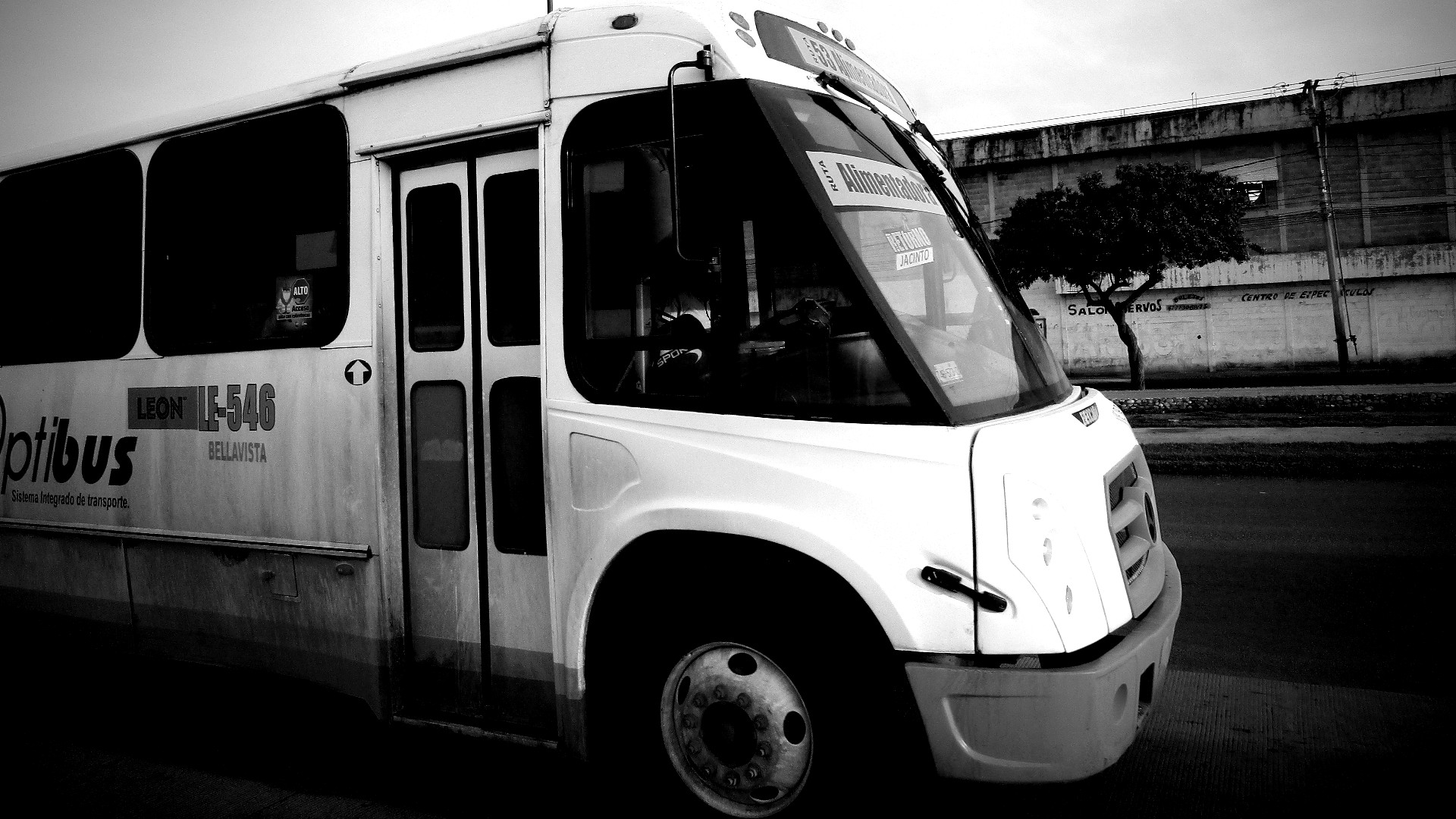 Sucio, hacinado y un riesgo sanitario: así ven usuarios al Sistema de Transporte de León