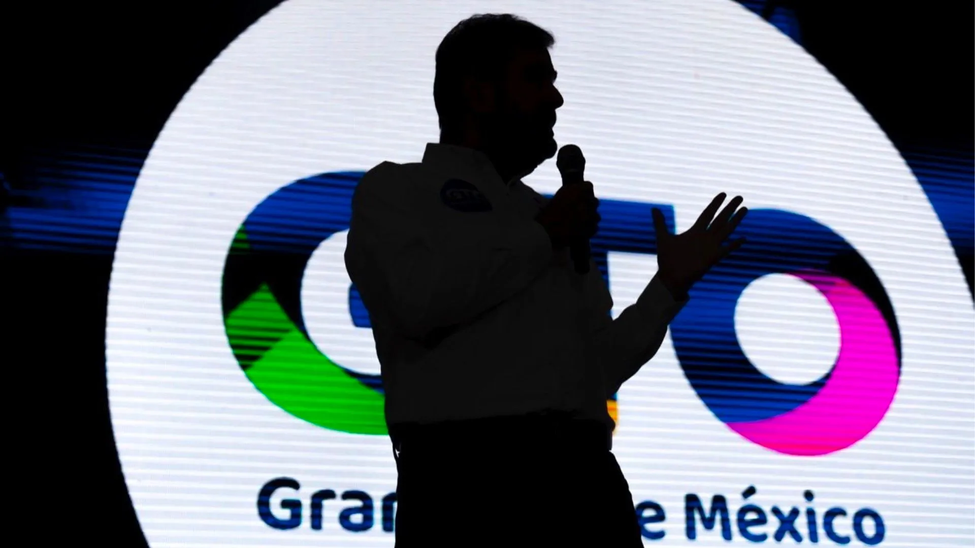 Oviedo contigo sí: 16 dependencias de gobierno al servicio del delfín de Sinhue