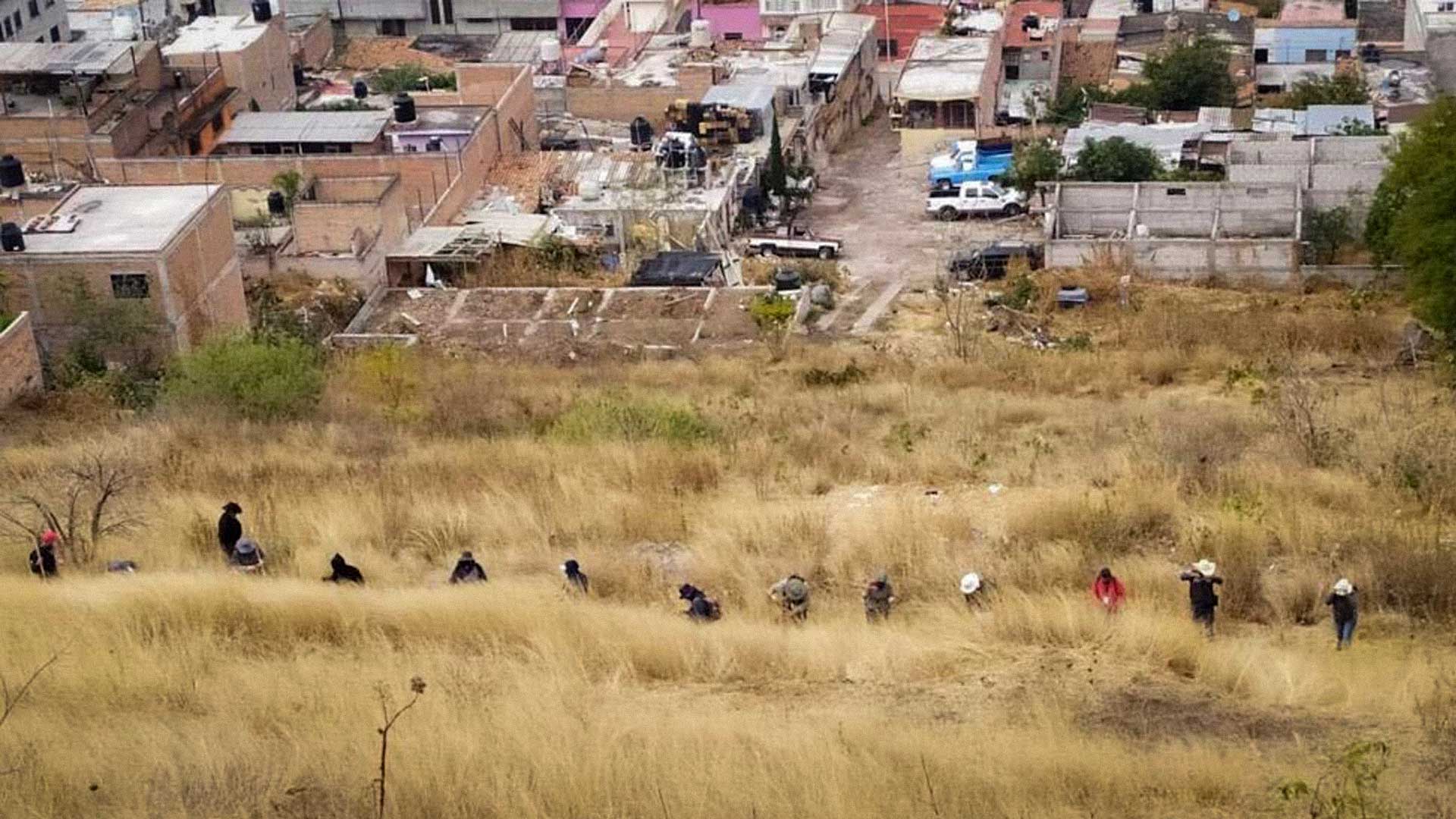 Encuentran en Acámbaro 14 fosas clandestinas con 35 bolsas con restos humanos