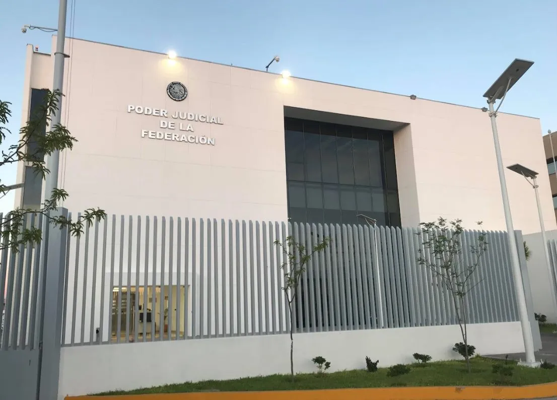 Edificio del Poder Judicial de la Federación en Ciudad Juárez, donde se han celebrado las audiencias judiciales contra los 11 acusados de la tragedia migrante ocurrida en la estancia migratoria del INM el 27 de marzo de 2023.
