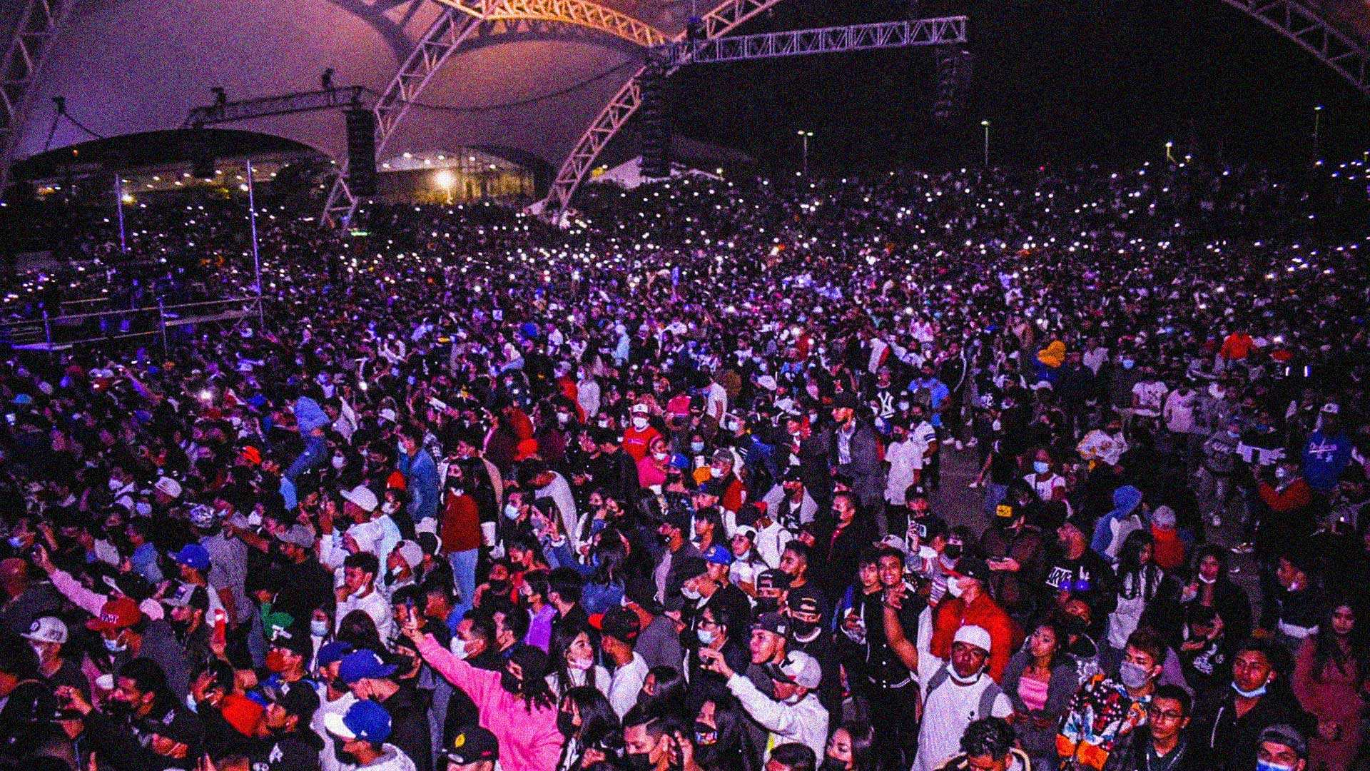 Ignorancia de autoridades sobre popularidad de Santa Fe Klan provoca descontrol y expone a miles al contagio