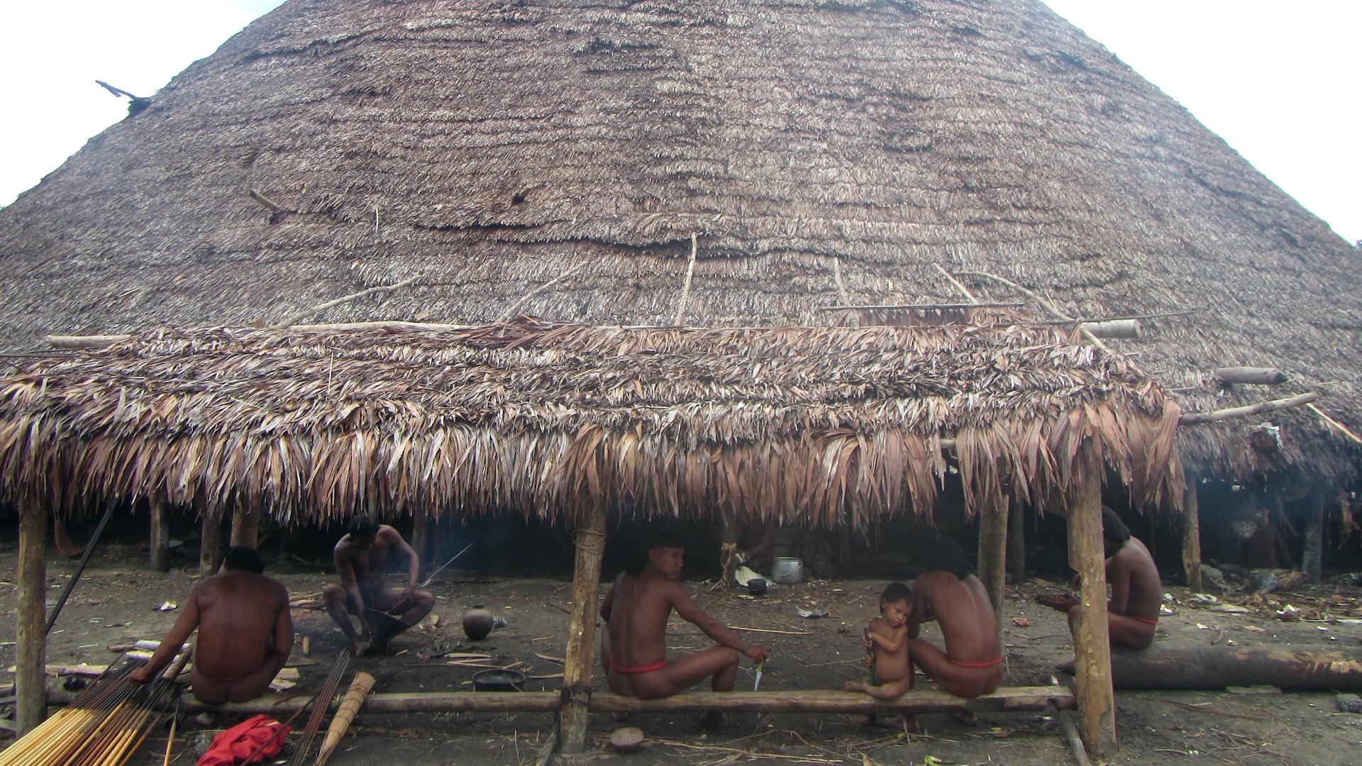 Misioneros “traducen” la Biblia y crean demonios para convertir a los indígenas