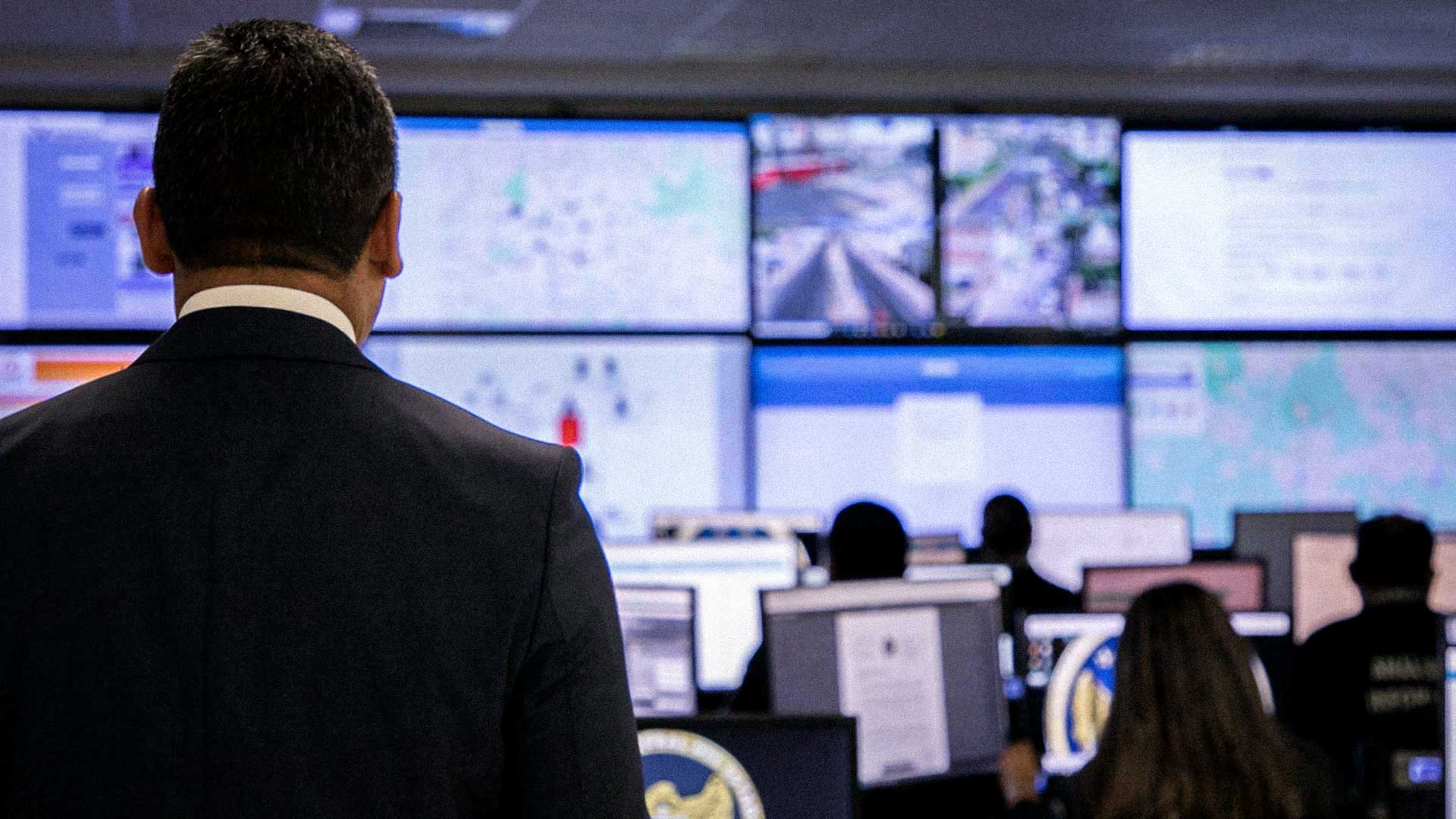 Investigar espionaje a periodista y regular el uso de tecnologías de vigilancia exigen colectivos al gobierno federal