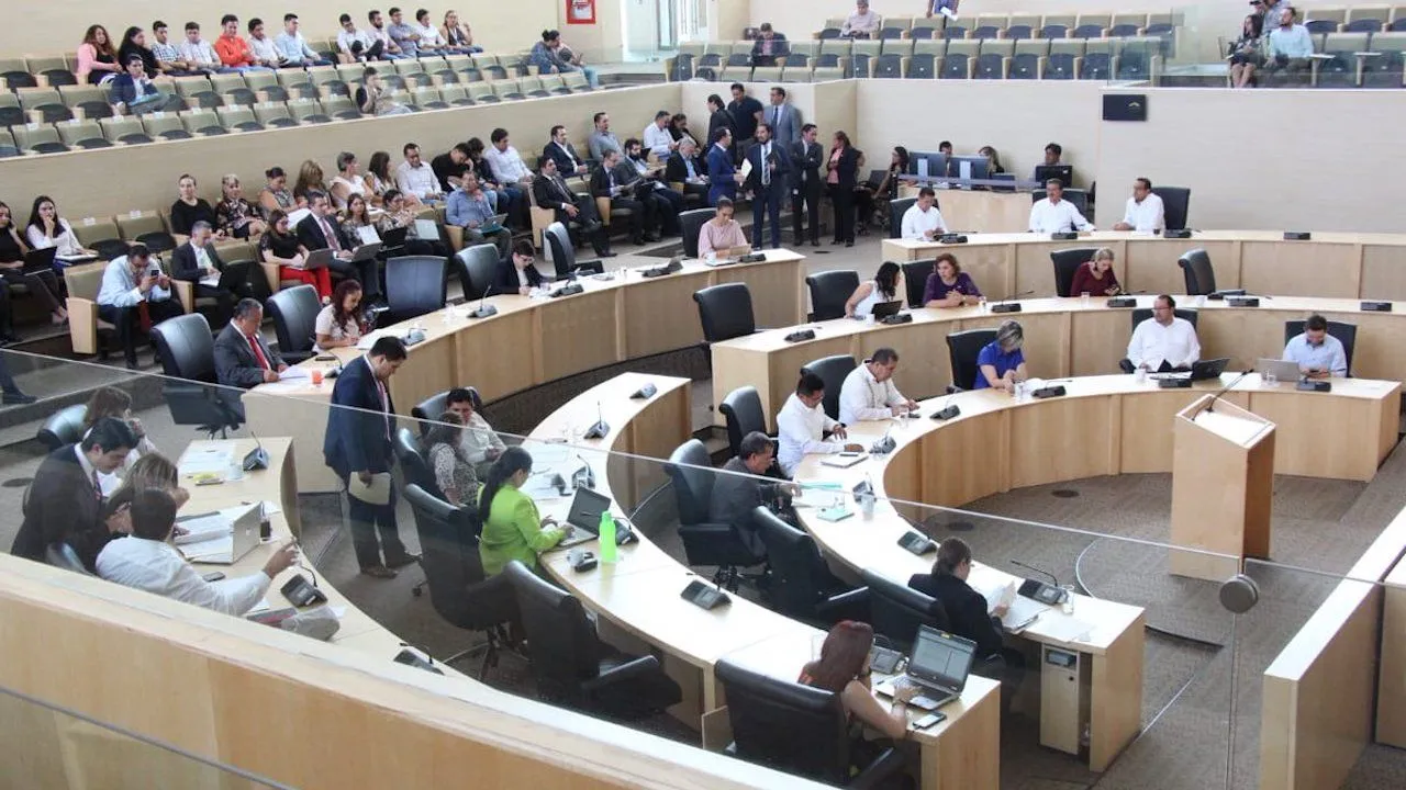 Congreso determina que empresario televisivo reintegre dinero de contratos irregulares a municipio de Guanajuato y a Simapag