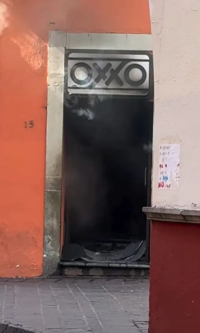 Oxxo quemado en el centro de Guanajuato