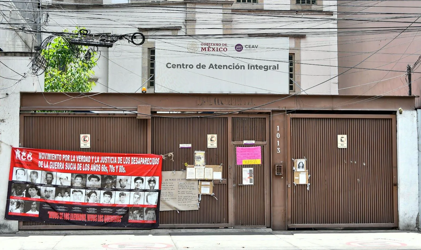 Sostienen víctimas de ‘guerra sucia’ toma de oficinas de la CEAV